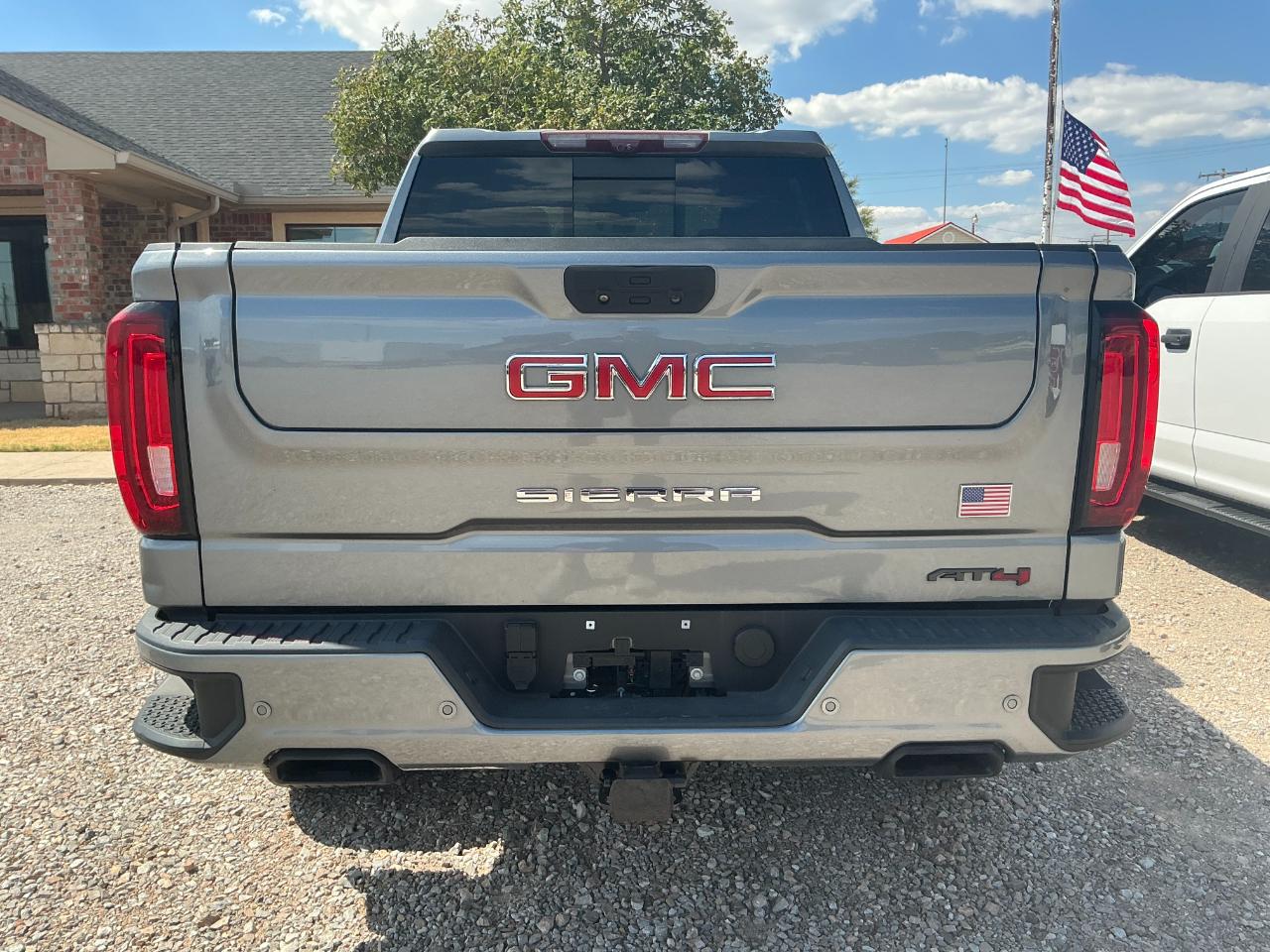 GMC Sierra 1500 AT4 Crew Cab Short Box 4WD 2021