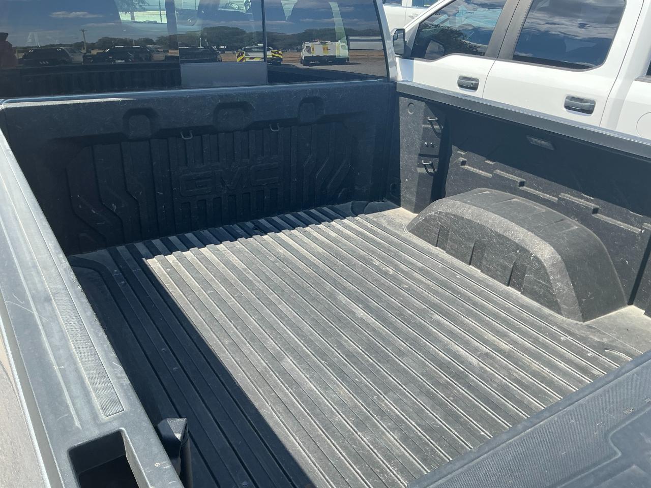 GMC Sierra 1500 AT4 Crew Cab Short Box 4WD 2021