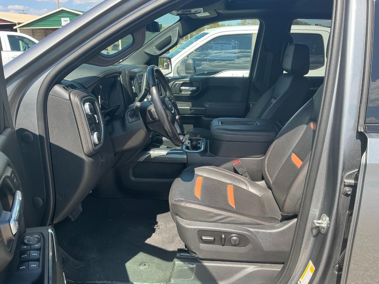 GMC Sierra 1500 AT4 Crew Cab Short Box 4WD 2021