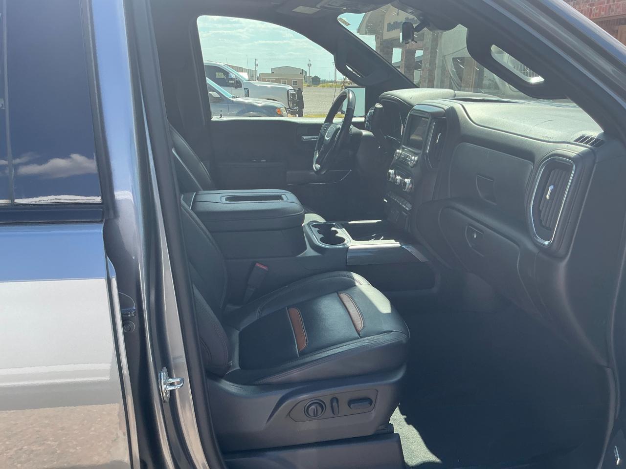 GMC Sierra 1500 AT4 Crew Cab Short Box 4WD 2021
