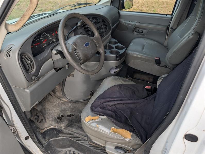 Ford Econoline E-150 2008