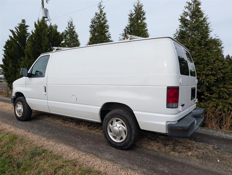 Ford Econoline E-150 2010