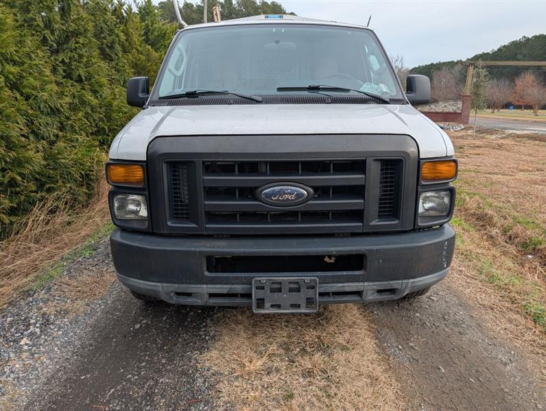 Ford Econoline E-150 2010