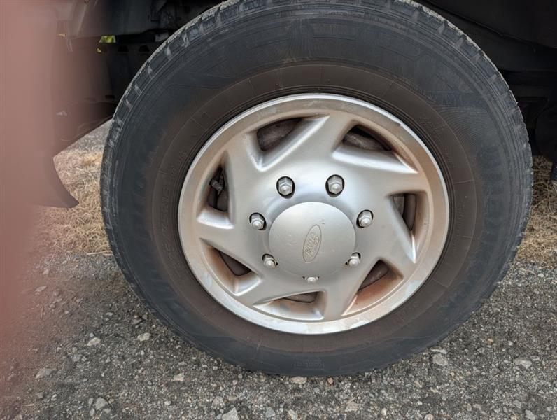 Ford Econoline E-150 2010