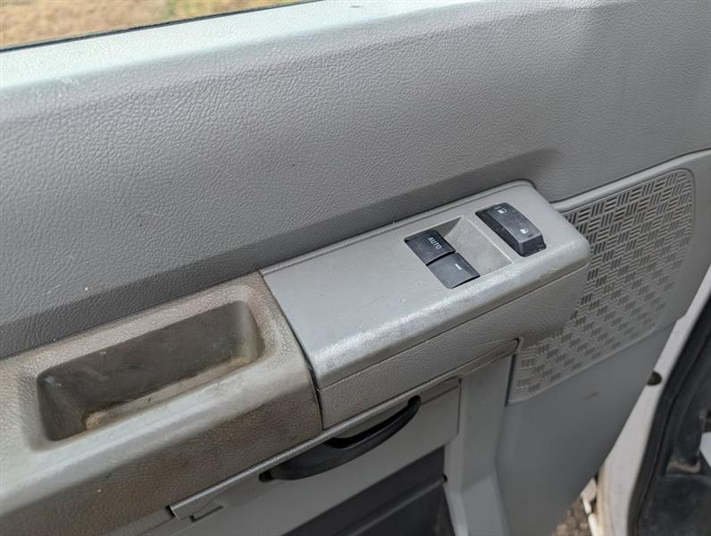 Ford Econoline E-150 2010