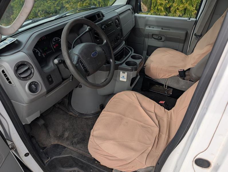 Ford Econoline E-150 2010