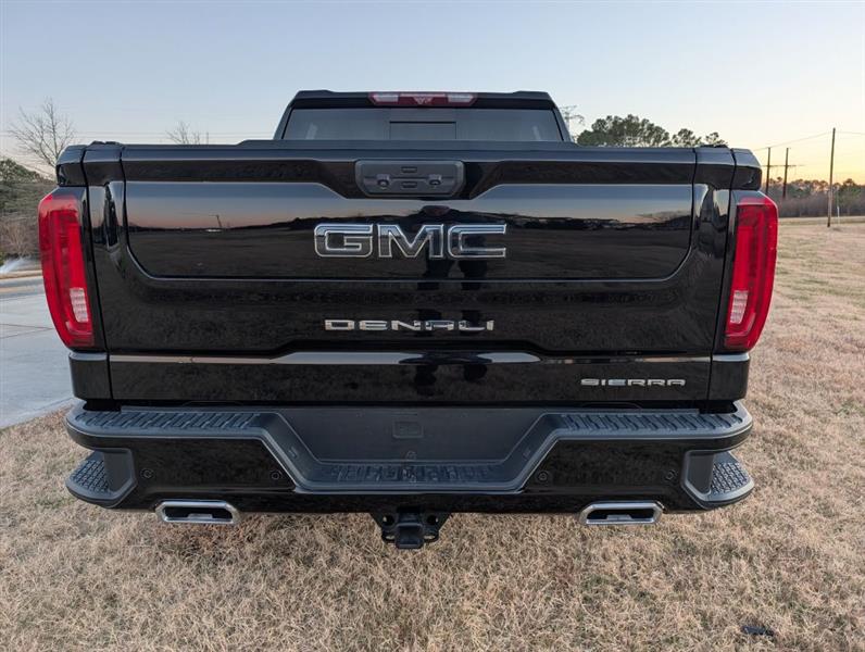 GMC Sierra 1500 Denali Ultimate Crew Cab 4WD 2023
