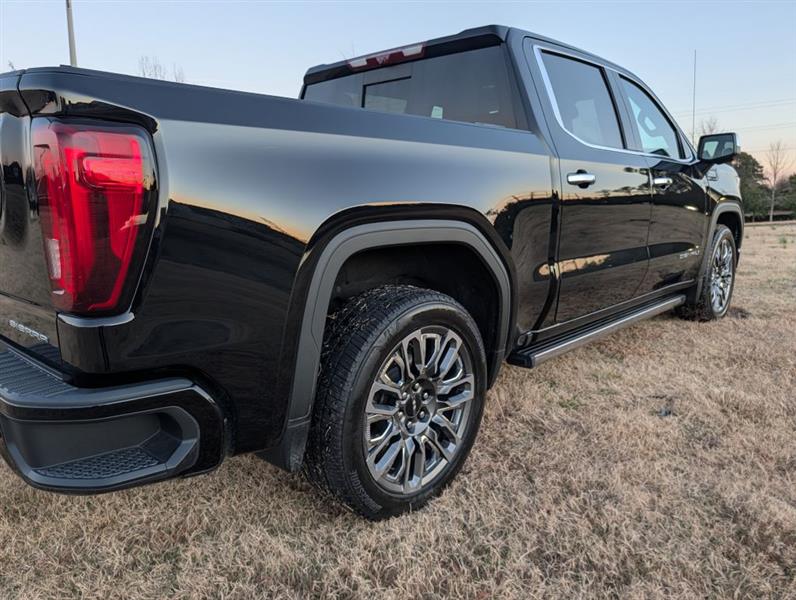 GMC Sierra 1500 Denali Ultimate Crew Cab 4WD 2023