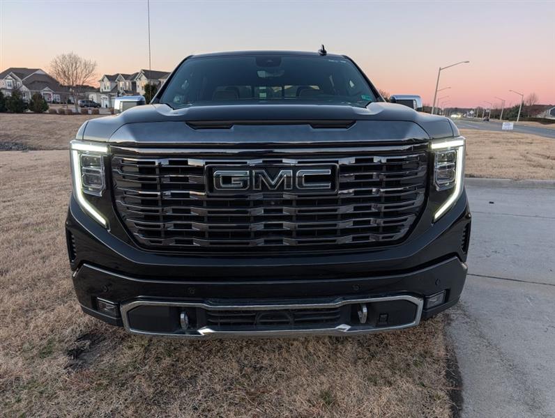 GMC Sierra 1500 Denali Ultimate Crew Cab 4WD 2023