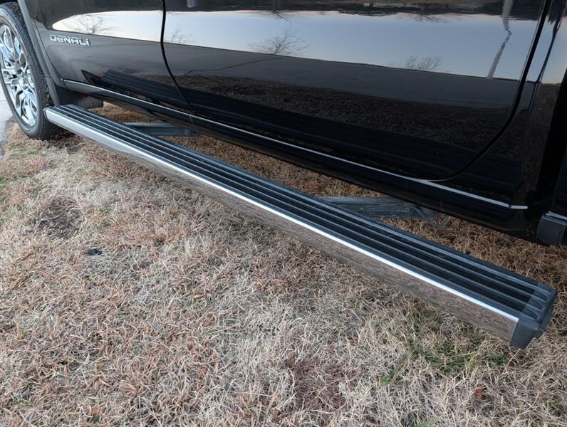 GMC Sierra 1500 Denali Ultimate Crew Cab 4WD 2023