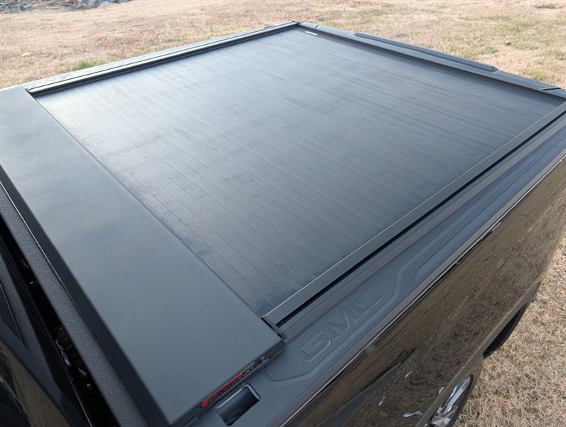 GMC Sierra 1500 Denali Ultimate Crew Cab 4WD 2023