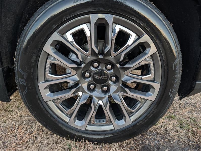 GMC Sierra 1500 Denali Ultimate Crew Cab 4WD 2023