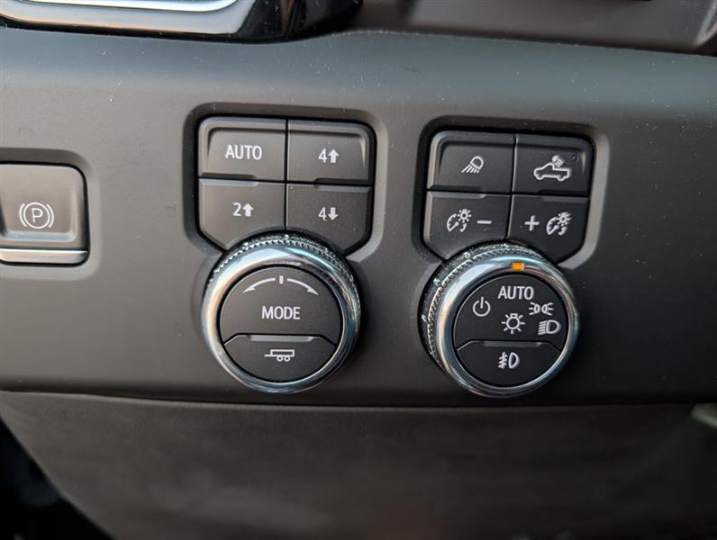 GMC Sierra 1500 Denali Ultimate Crew Cab 4WD 2023