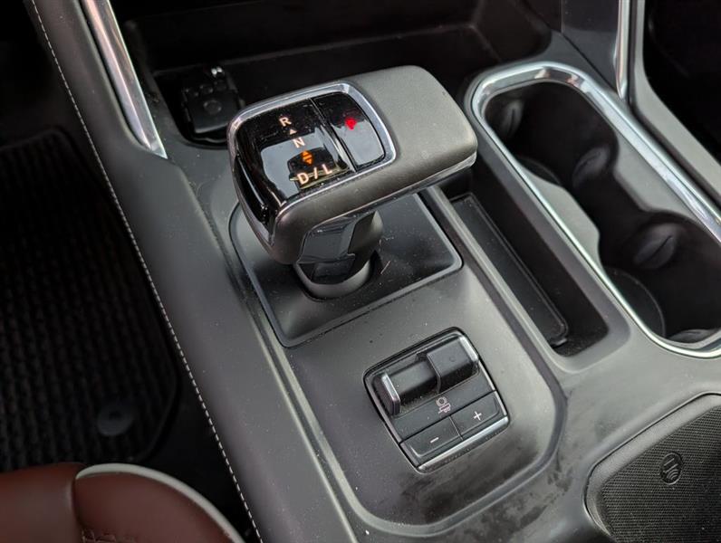 GMC Sierra 1500 Denali Ultimate Crew Cab 4WD 2023