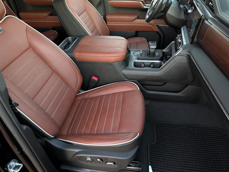 GMC Sierra 1500 Denali Ultimate Crew Cab 4WD 2023