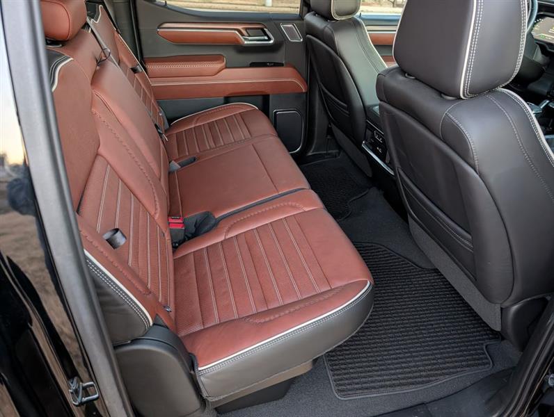 GMC Sierra 1500 Denali Ultimate Crew Cab 4WD 2023