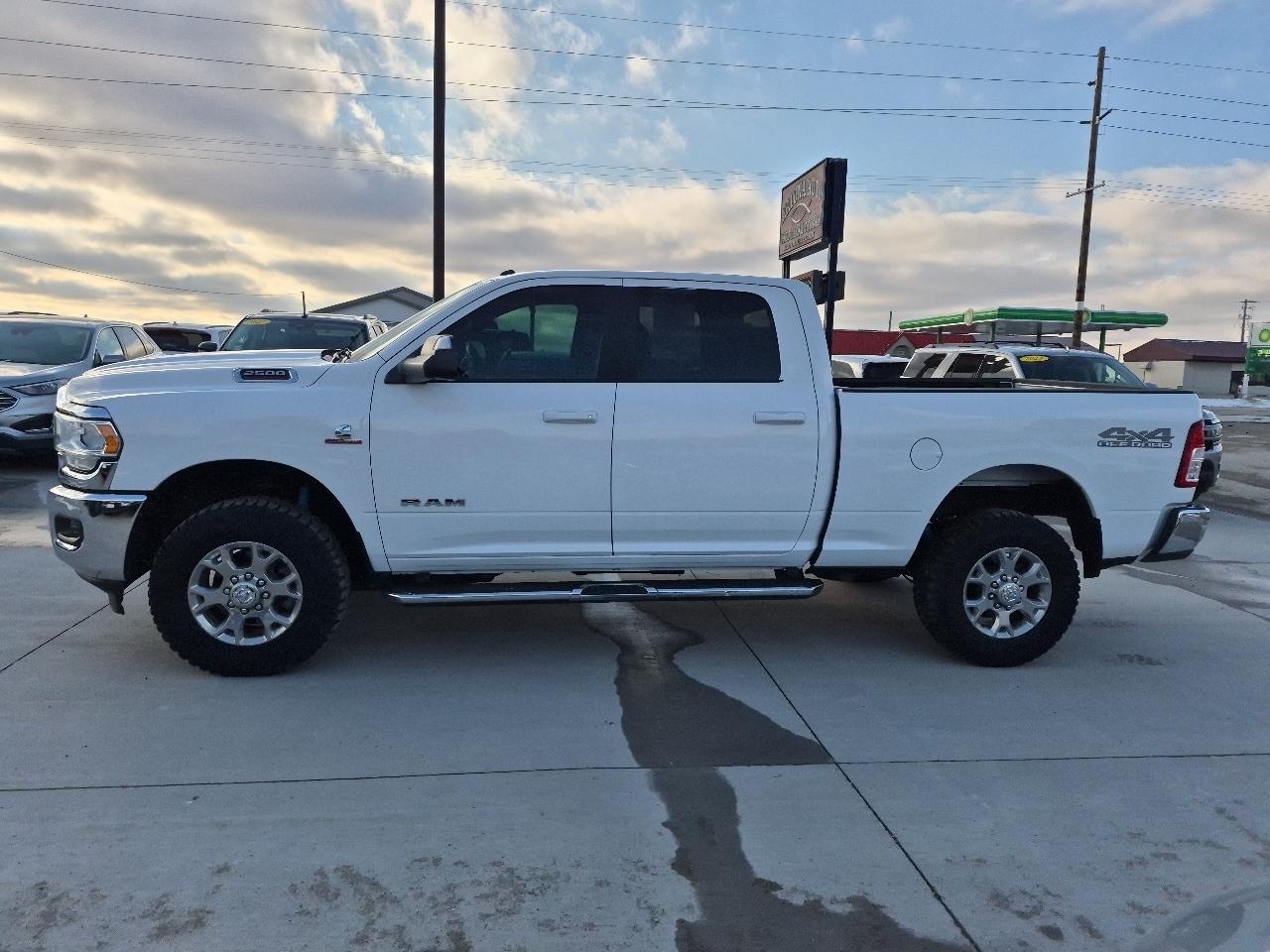 RAM 2500 Tradesman Crew Cab SWB 4WD 2021