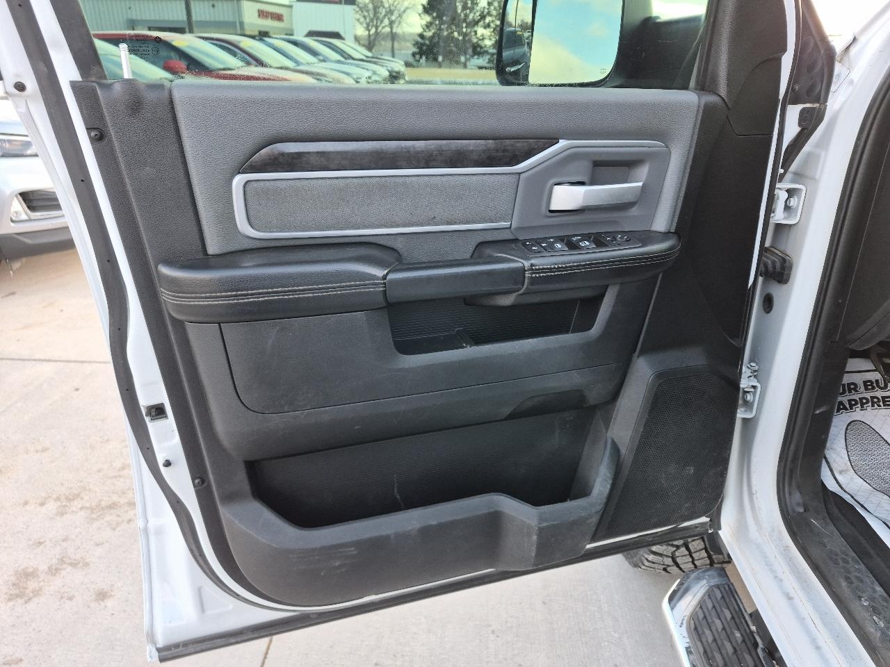 RAM 2500 Tradesman Crew Cab SWB 4WD 2021