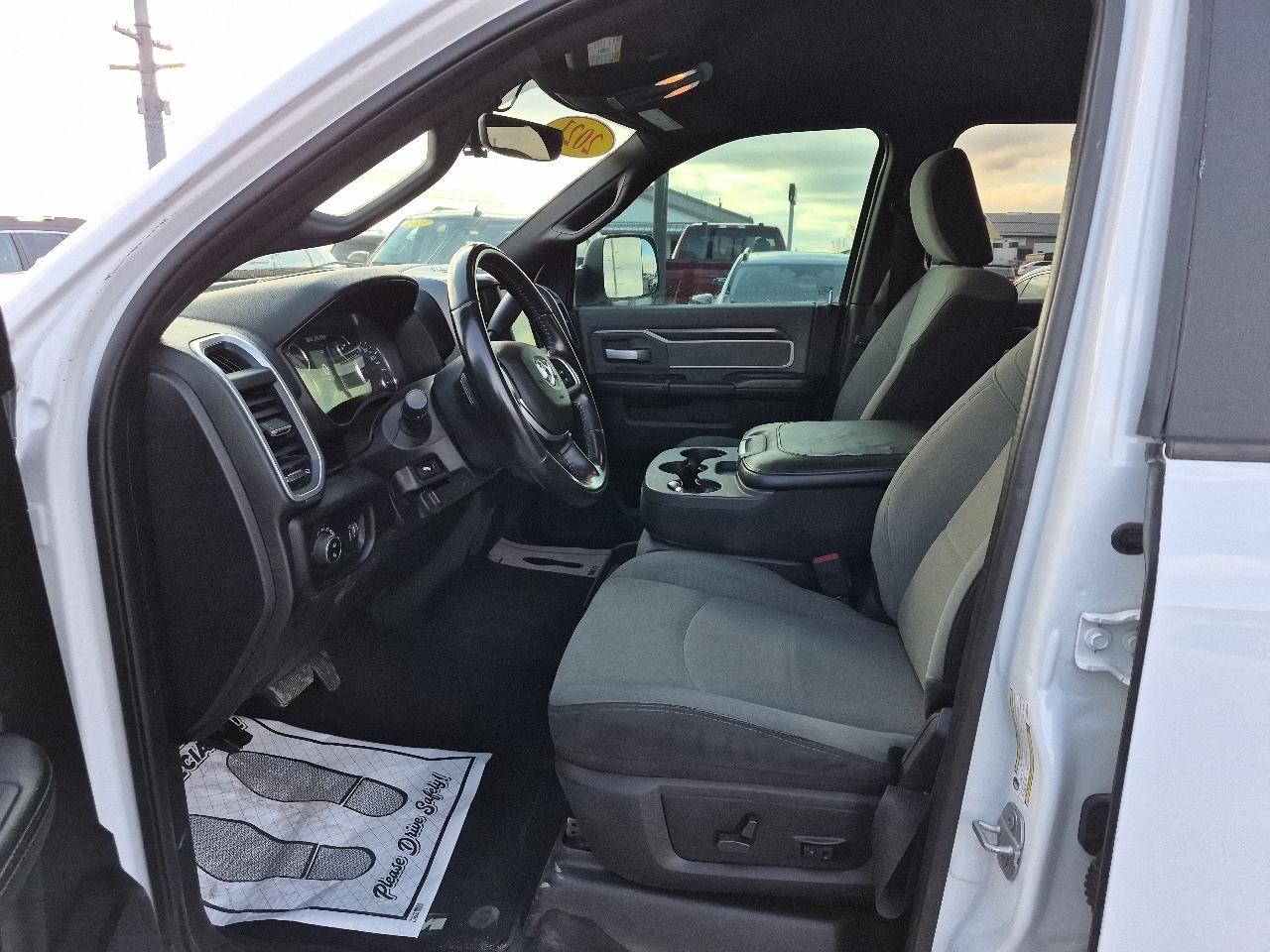 RAM 2500 Tradesman Crew Cab SWB 4WD 2021