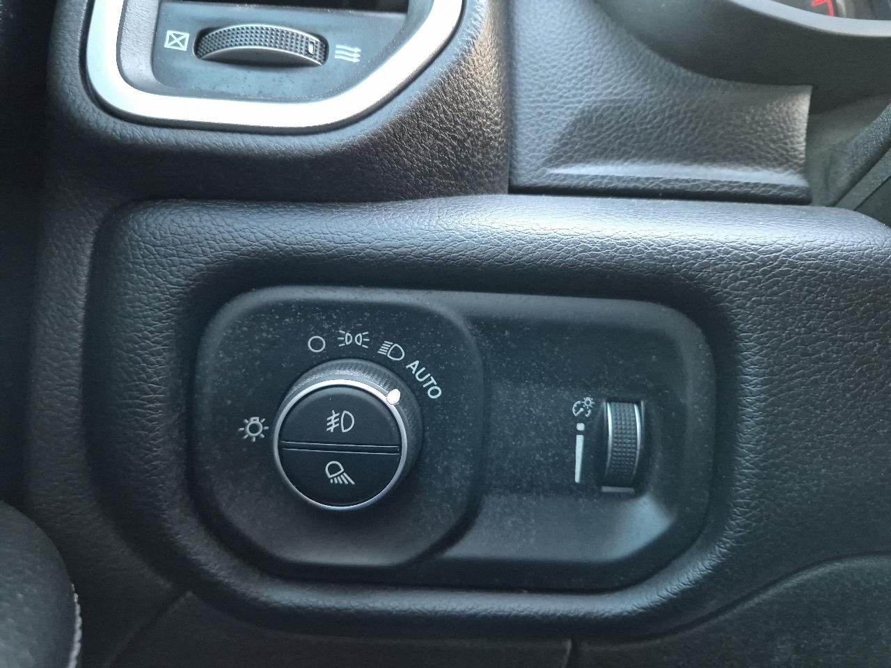 RAM 2500 Tradesman Crew Cab SWB 4WD 2021