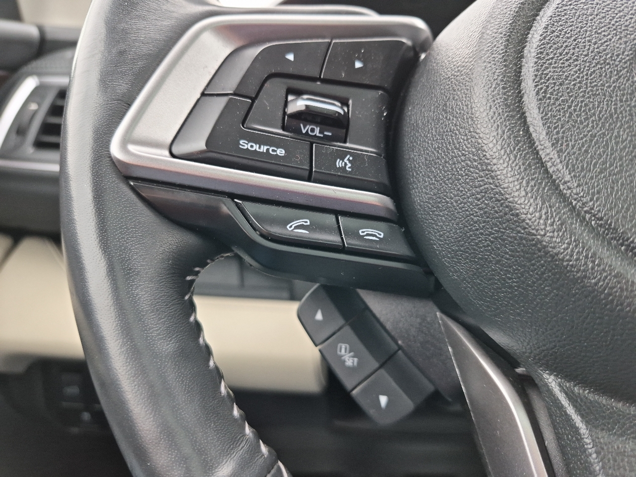 Subaru Ascent Touring 2022