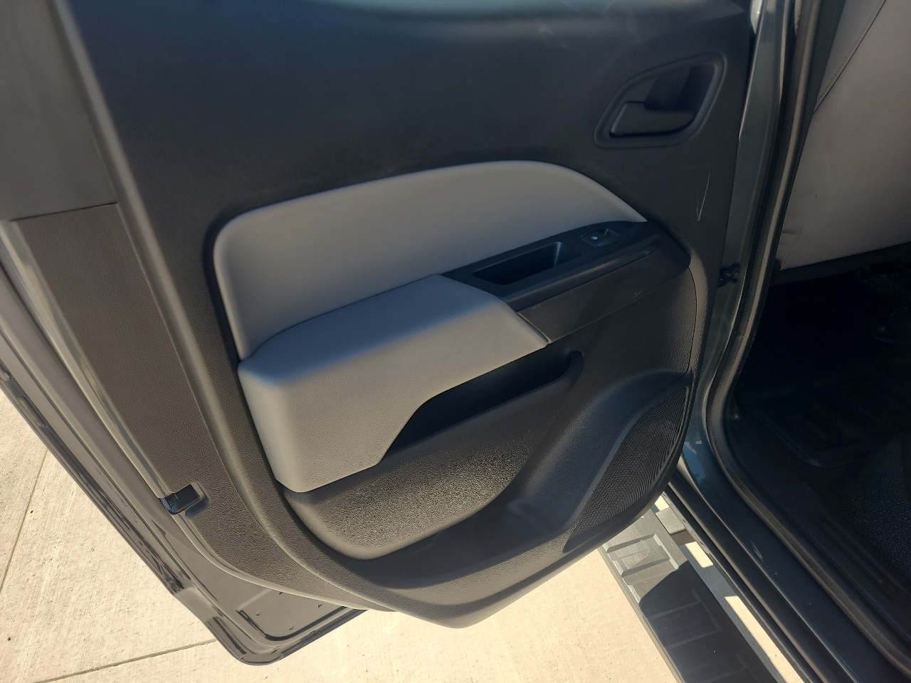 2017 Chevrolet Colorado Work Truck photo 10