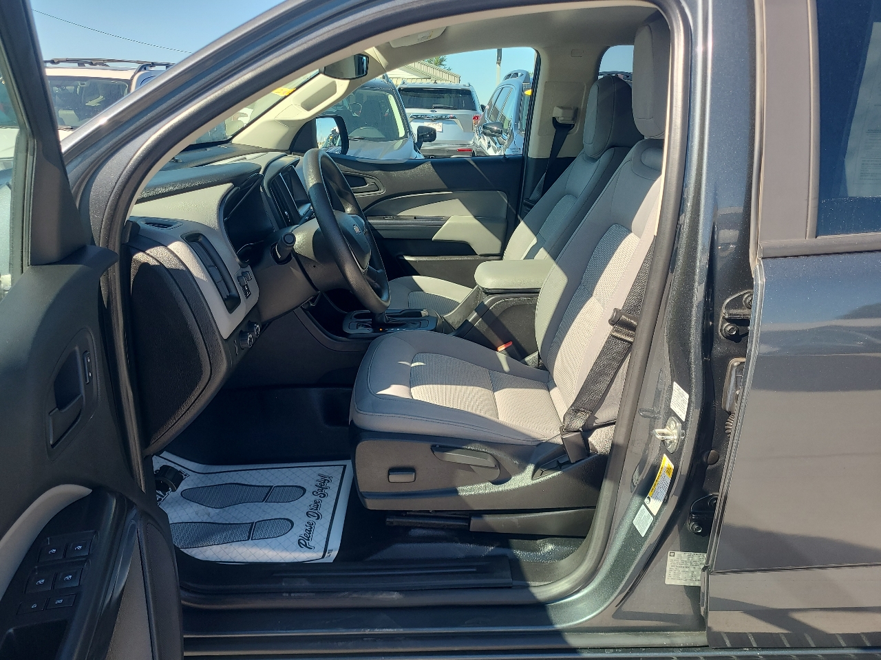 2017 Chevrolet Colorado Work Truck photo 13