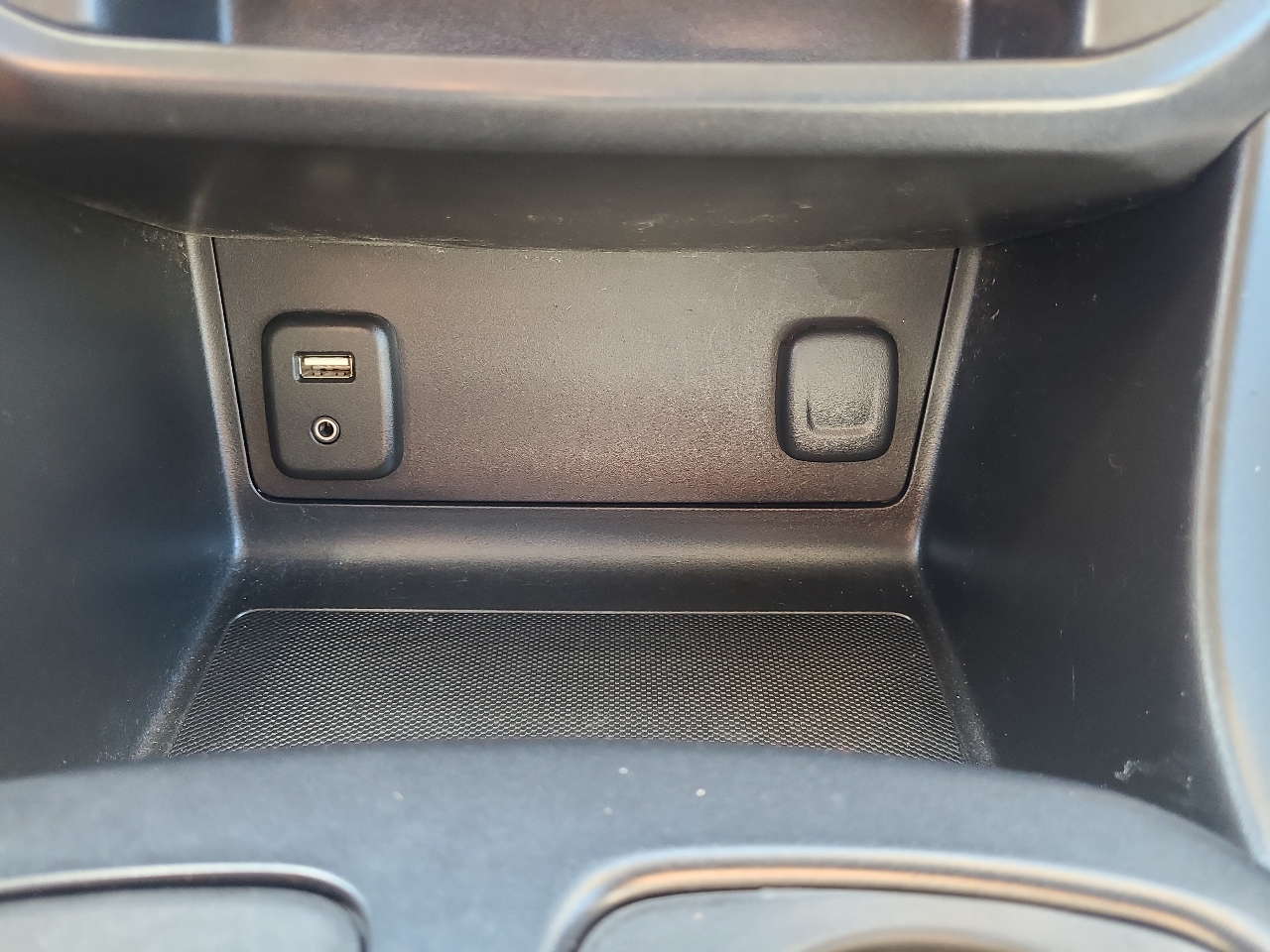 2017 Chevrolet Colorado Work Truck photo 19