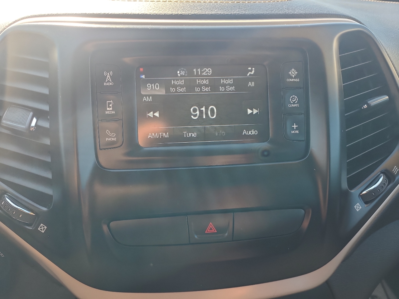 2017 Jeep Cherokee Latitude photo 18