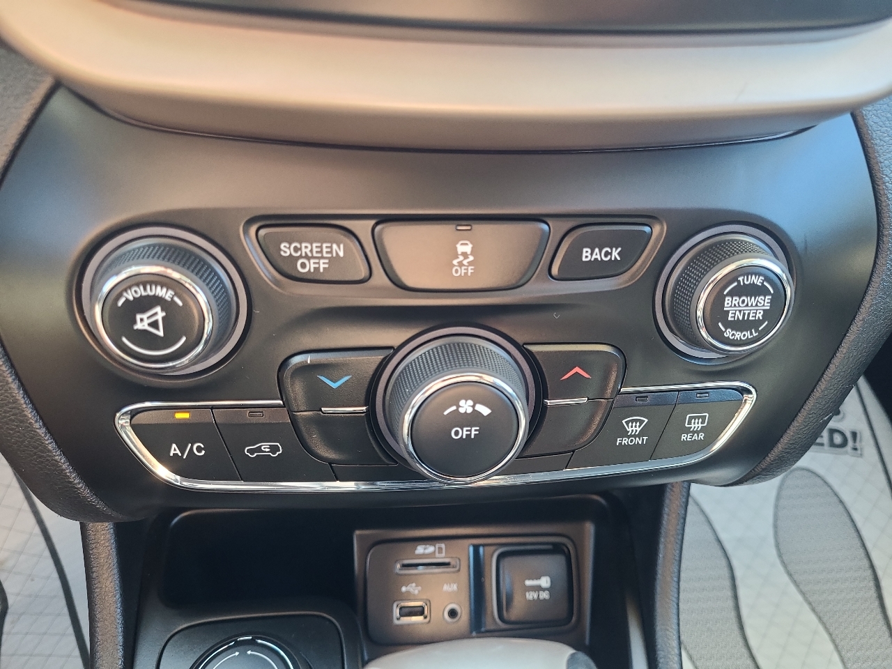 2017 Jeep Cherokee Latitude photo 19