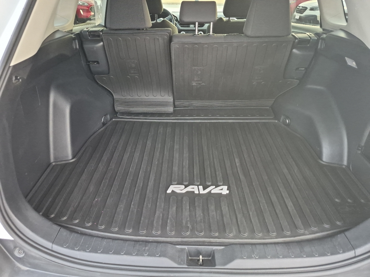 Toyota RAV4 LE AWD 2020