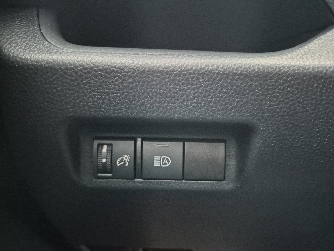 Toyota RAV4 LE AWD 2020