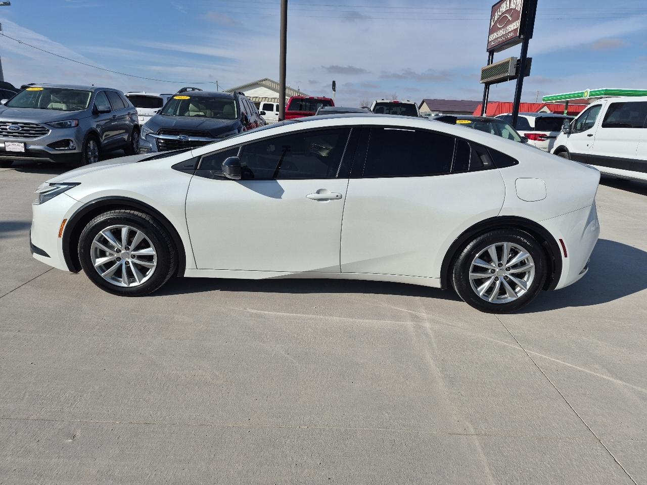 Toyota Prius XLE 2024