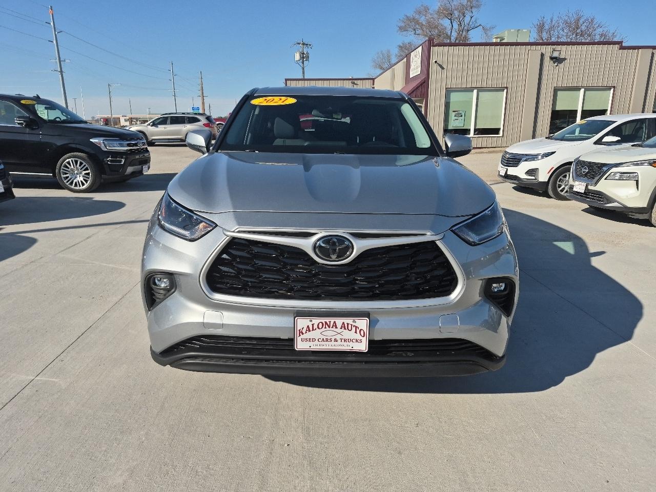 Toyota Highlander LE AWD V6 2021