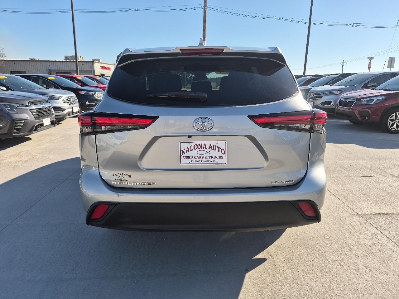 Toyota Highlander LE AWD V6 2021