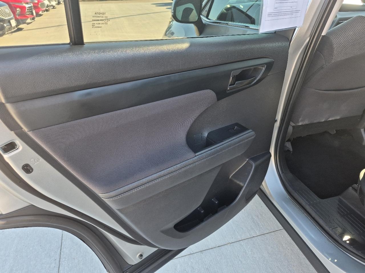 Toyota Highlander LE AWD V6 2021