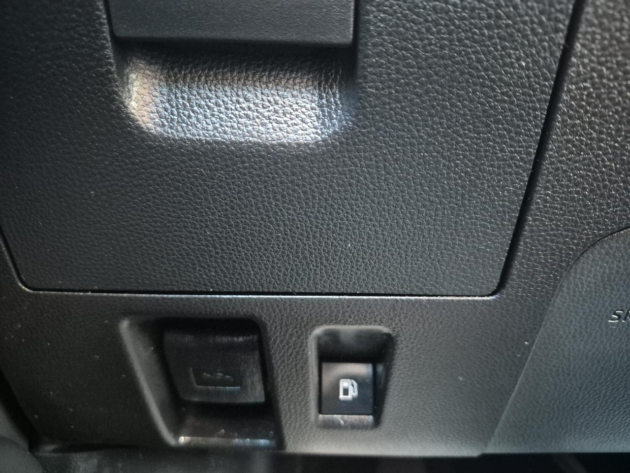 Toyota Highlander LE AWD V6 2021