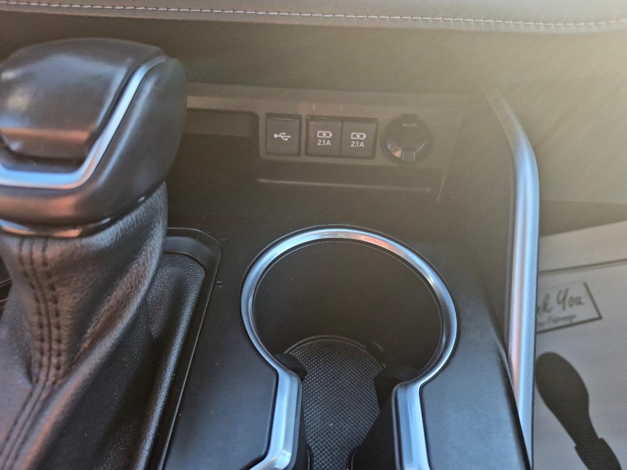 Toyota Highlander LE AWD V6 2021