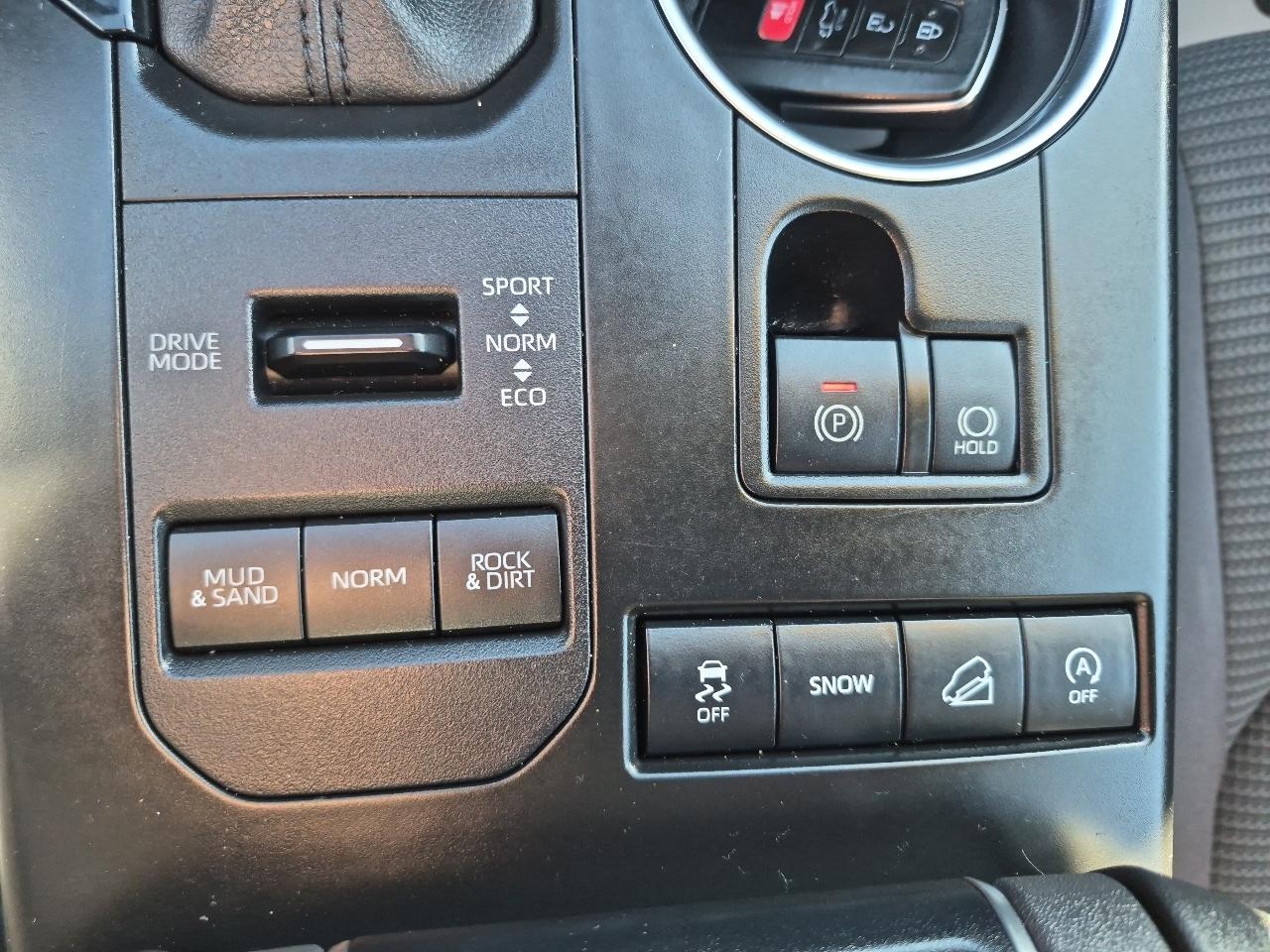 Toyota Highlander LE AWD V6 2021