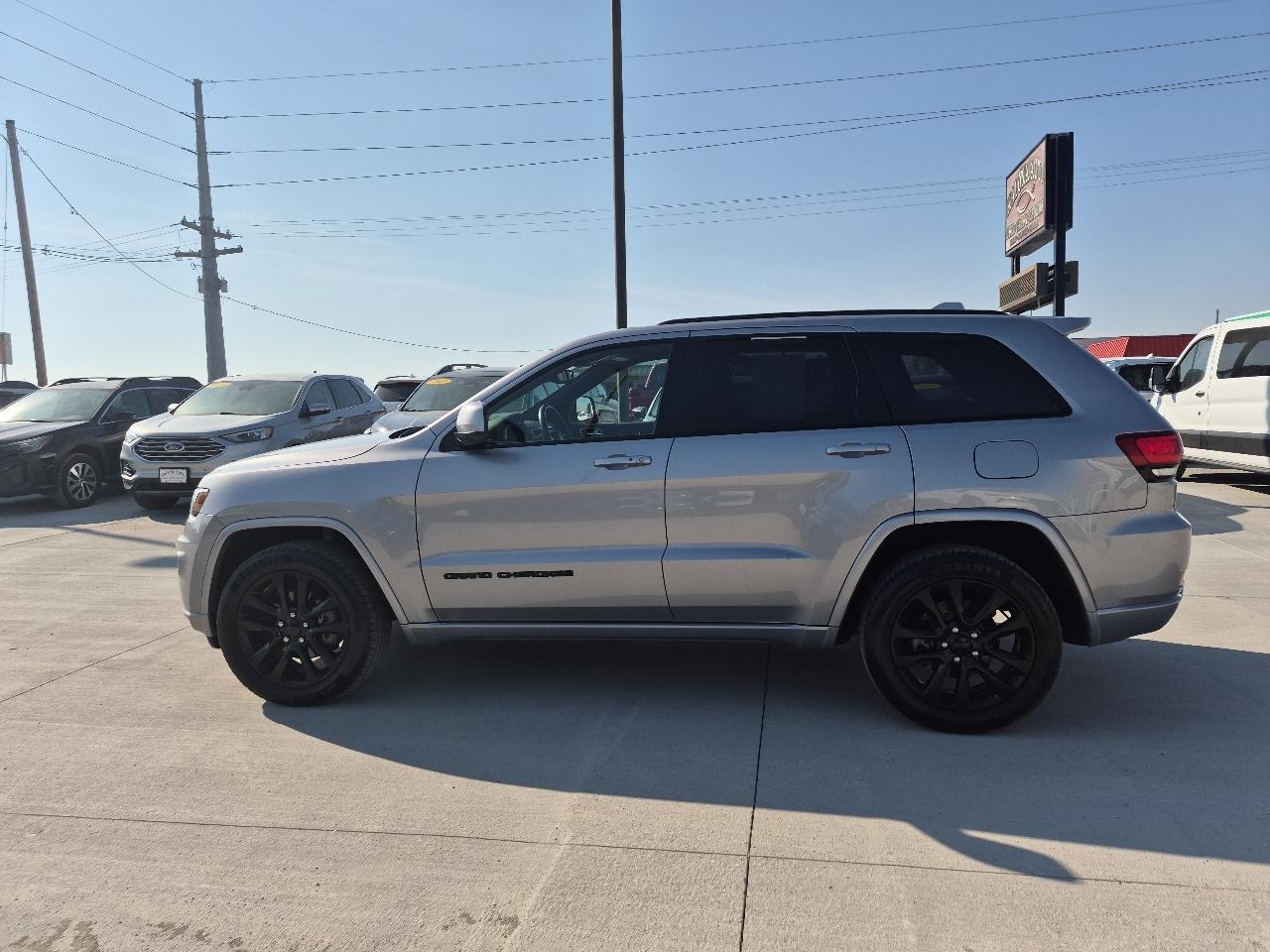 Jeep Grand Cherokee Laredo 4WD 2018