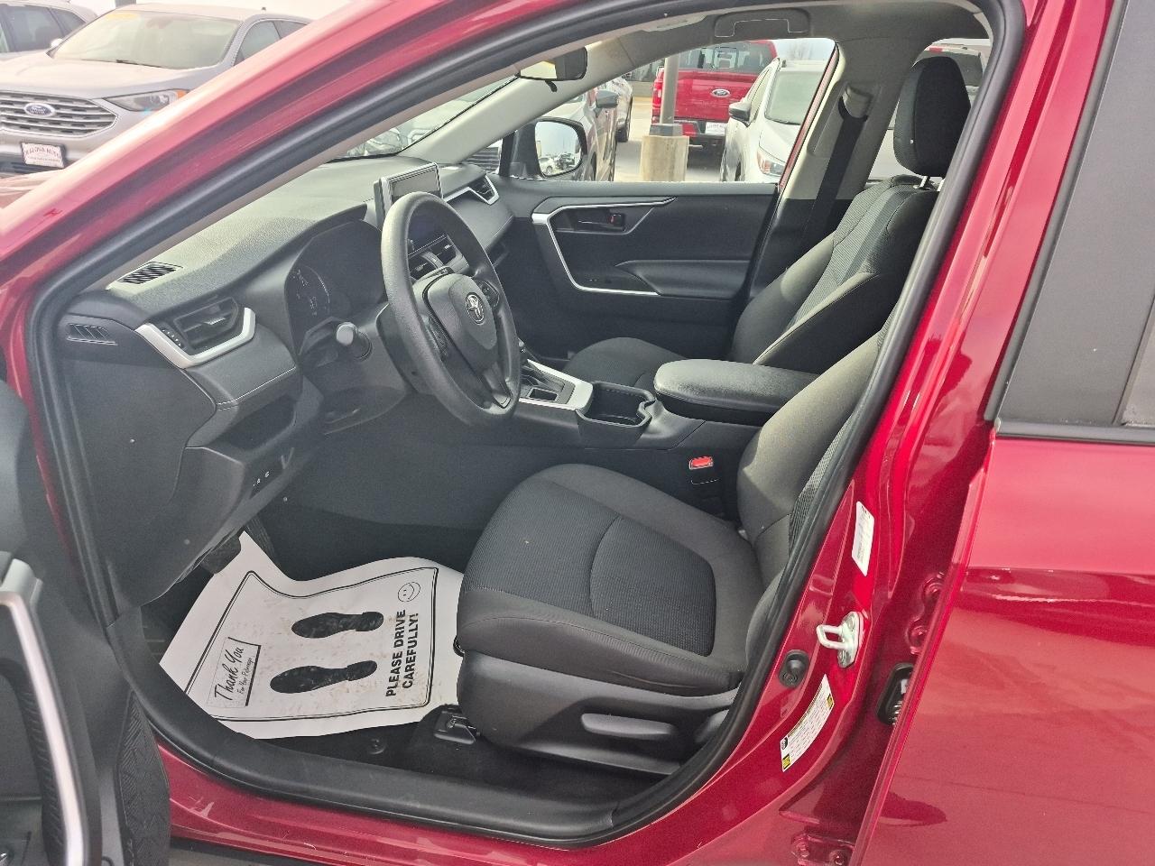 Toyota RAV4 LE AWD 2024