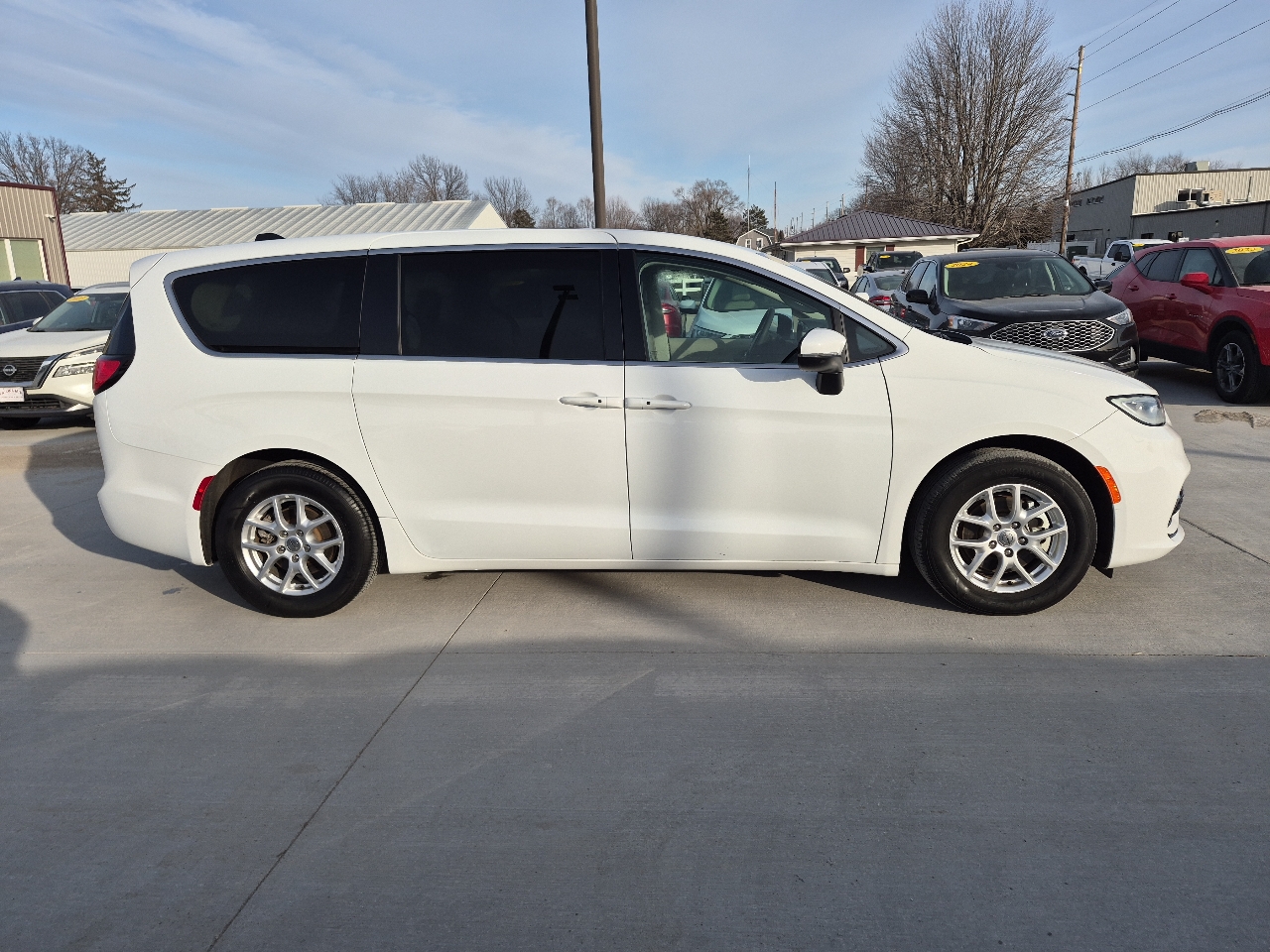 Chrysler Pacifica Touring L 2023