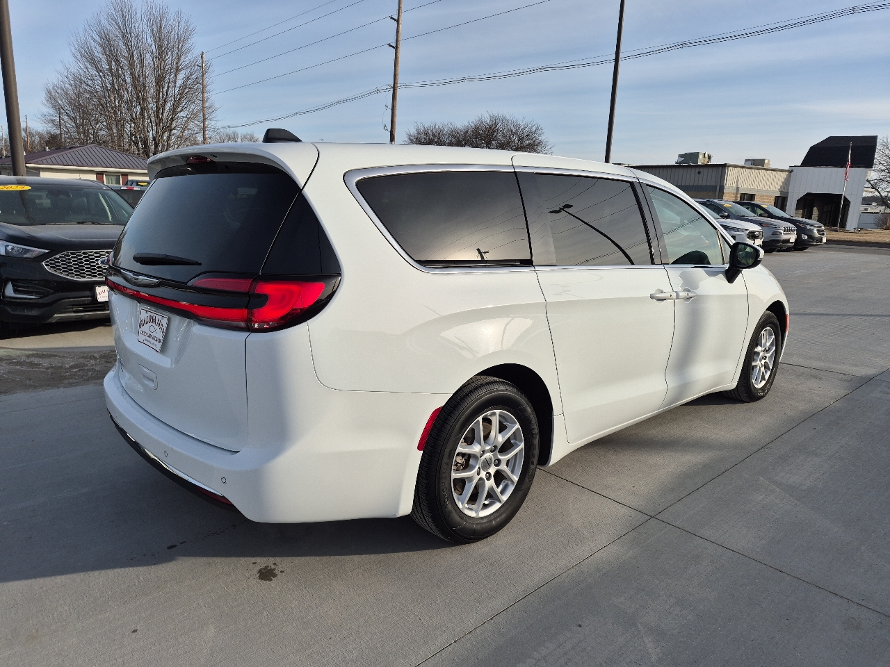 Chrysler Pacifica Touring L 2023