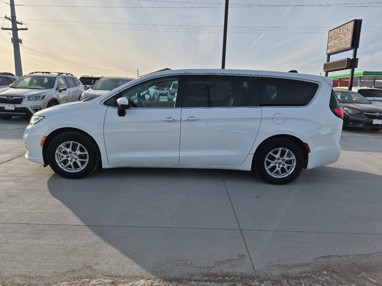Chrysler Pacifica Touring L 2023