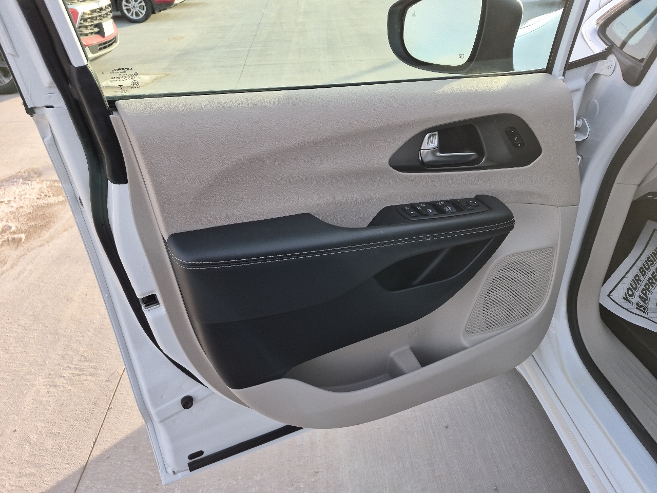 Chrysler Pacifica Touring L 2023