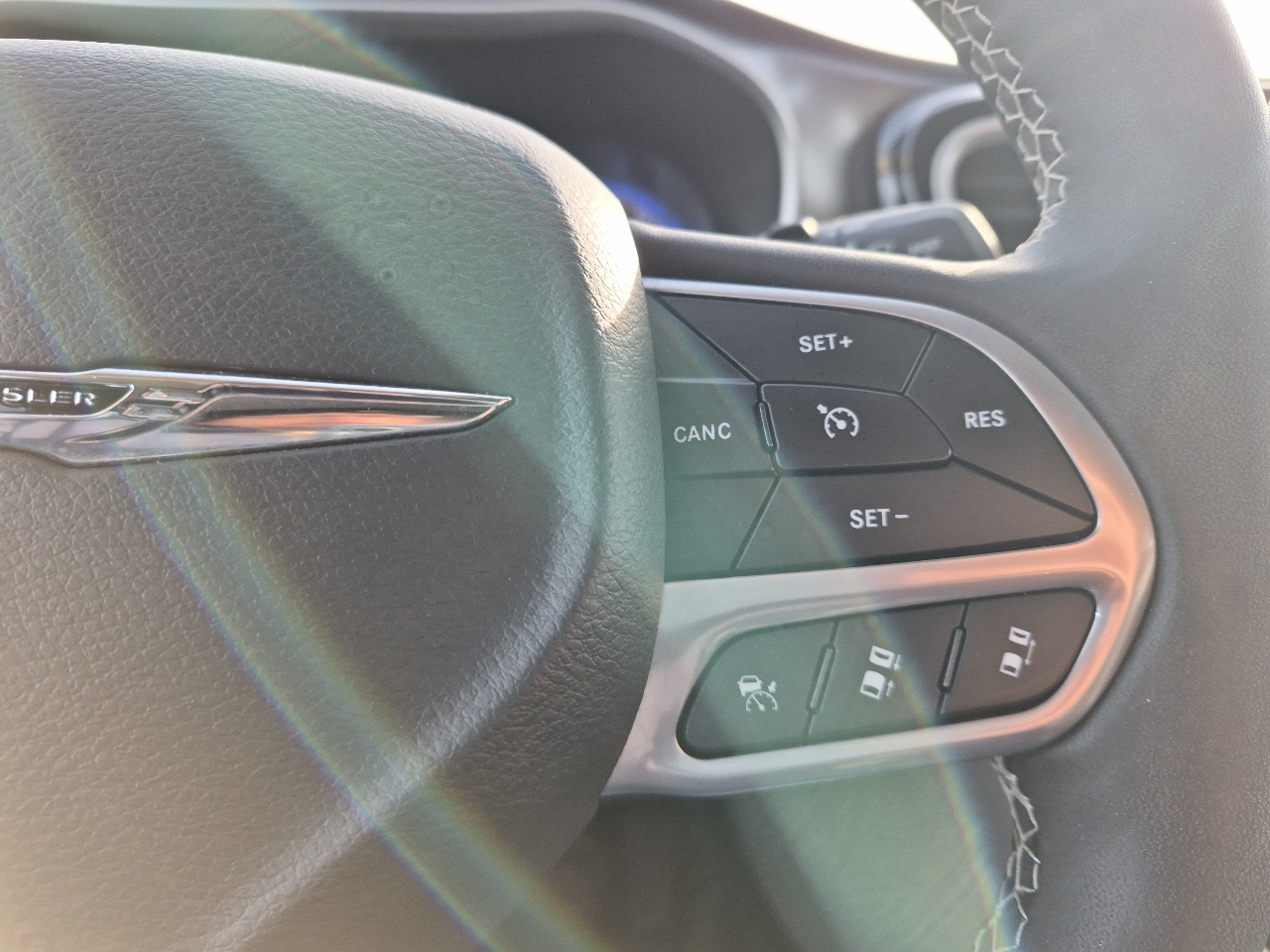 Chrysler Pacifica Touring L 2023