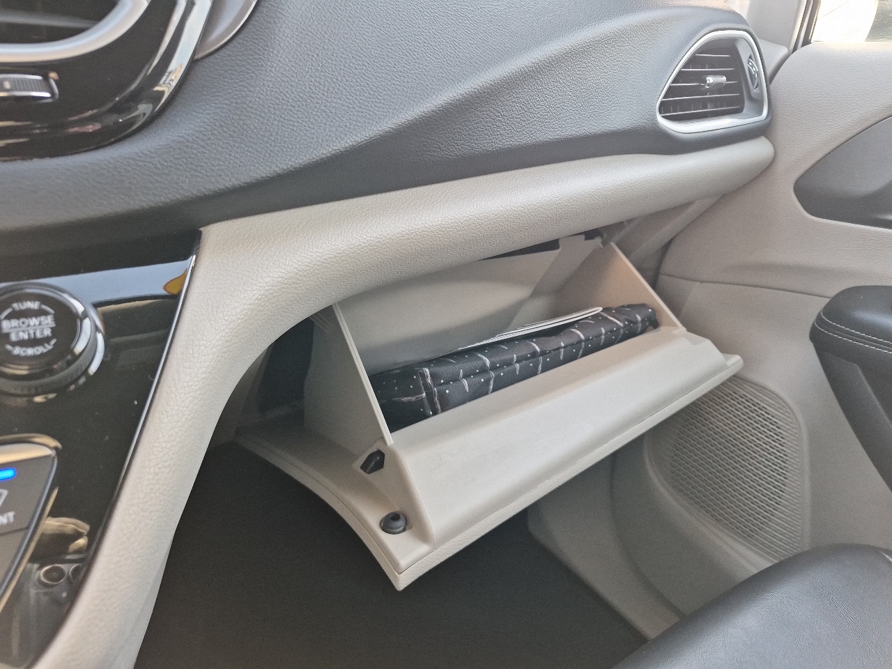 Chrysler Pacifica Touring L 2023