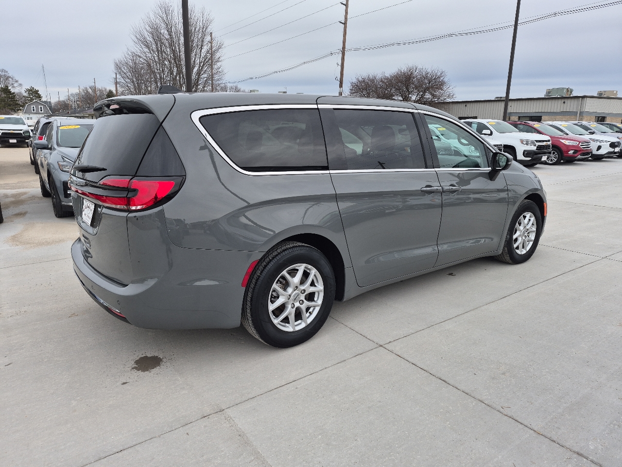 Chrysler Pacifica Touring L 2023