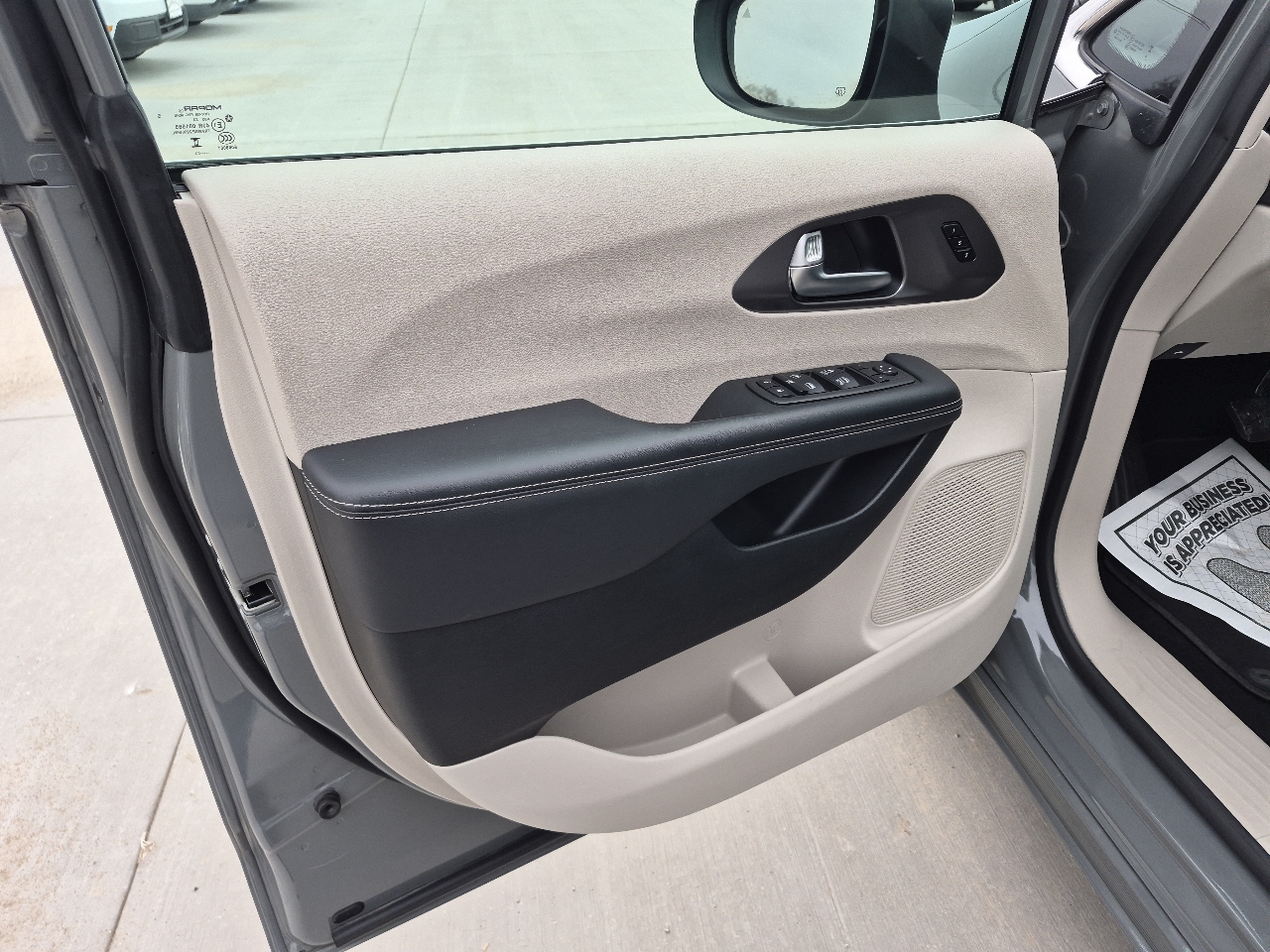 Chrysler Pacifica Touring L 2023