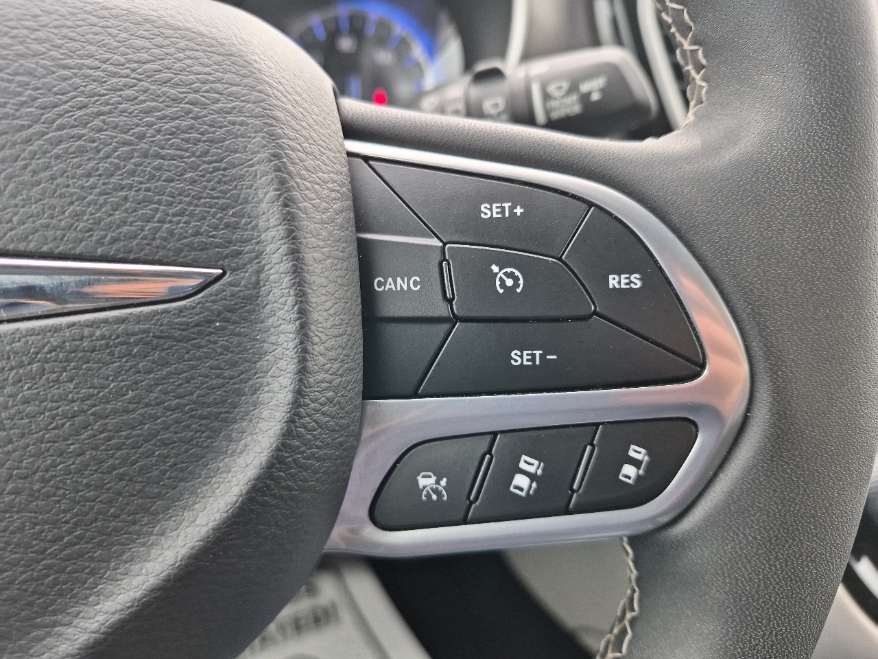 Chrysler Pacifica Touring L 2023